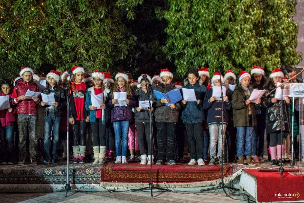 entiposiaki-i-fotagogisi-tou-dentrou-sti-messini-photos (3)