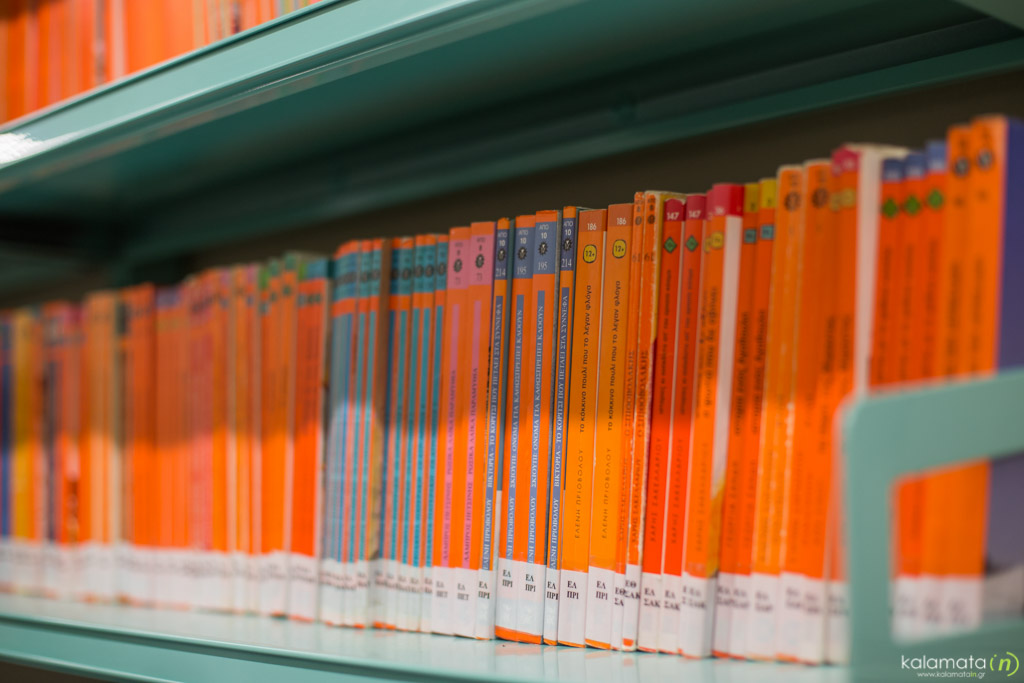 dimosia-kentriki-vivliothiki7