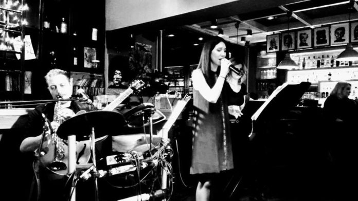 Μουσική βραδιά με τους Musika Mad στη Μπουκαδούρα