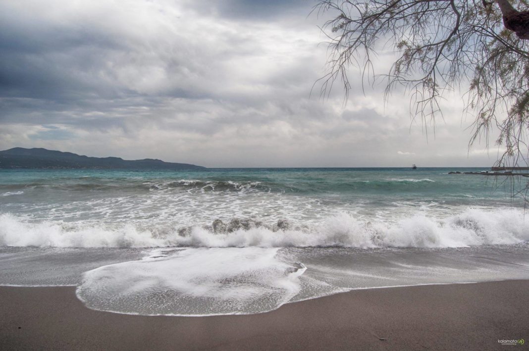 I-love-Kalamata-paralia-xeimwnas-11