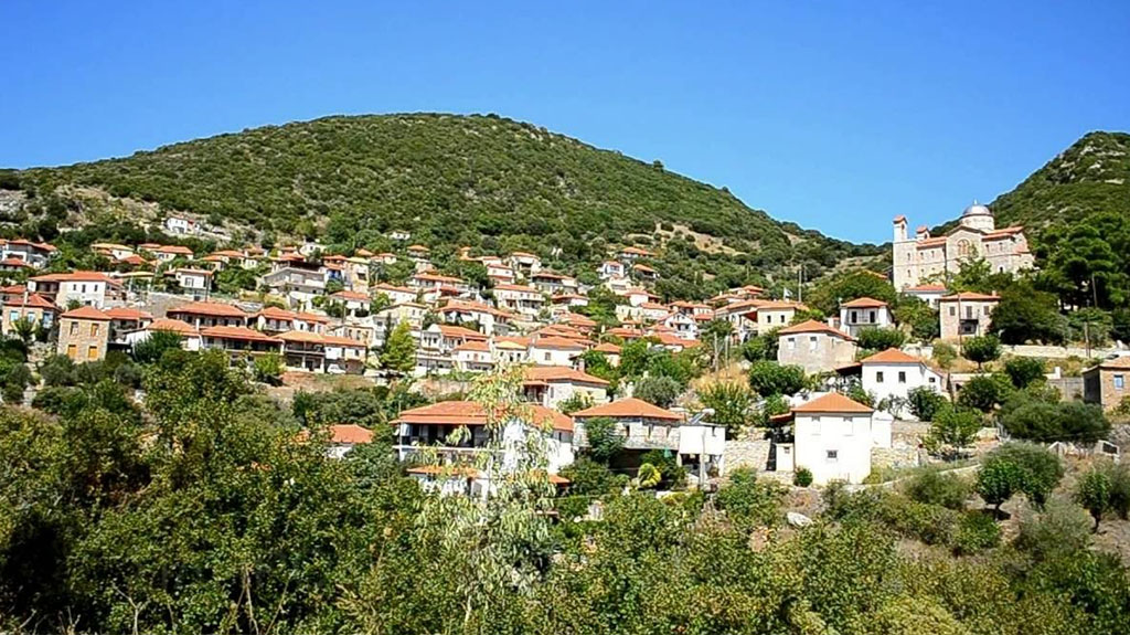 Πάμε Βόλτα στο χωριό με αγάλματα
